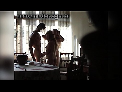 ❤️ Sexu-lagunek gizon erraldoi bat eta hirukote batera gonbidatzen dituzte berarekin ❤️❌ Porno gurean eu.hotpornphotos.ru ❌